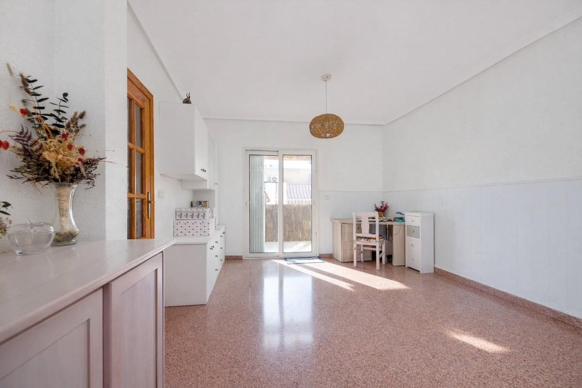 Appartement te koop in Torrevieja | 2 slaapkamers H5407633