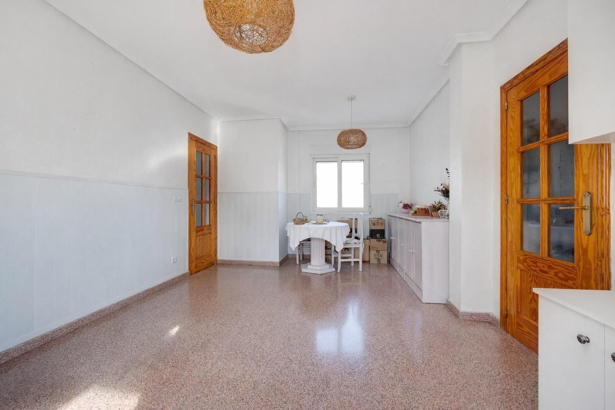 Appartement te koop in Torrevieja | 2 slaapkamers H5407633