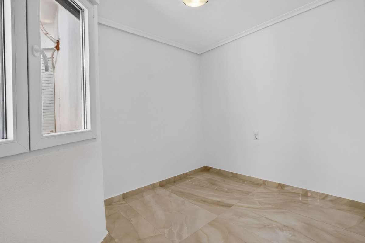 Appartement te koop in Torrevieja | 2 slaapkamers H5413234