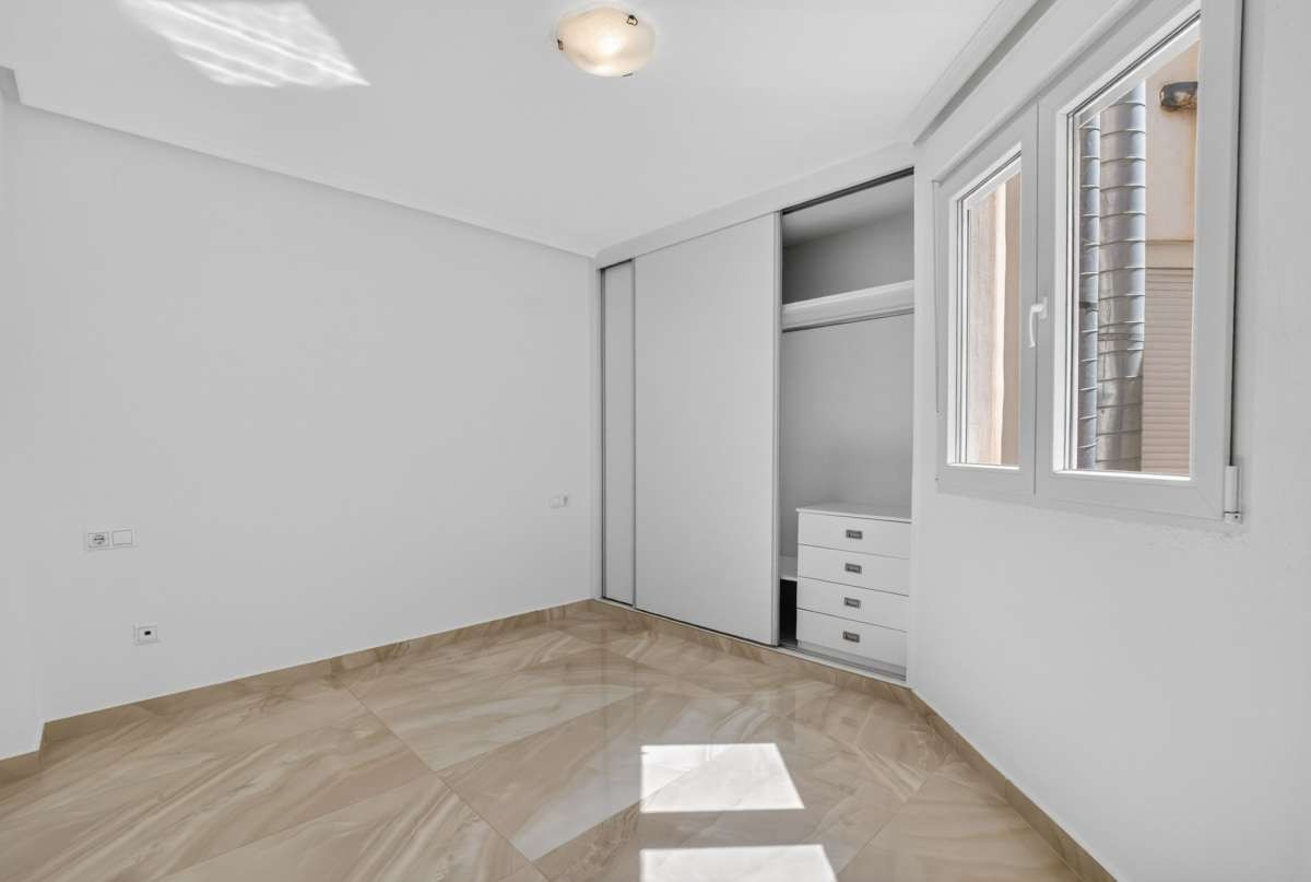 Appartement te koop in Torrevieja | 2 slaapkamers H5413234