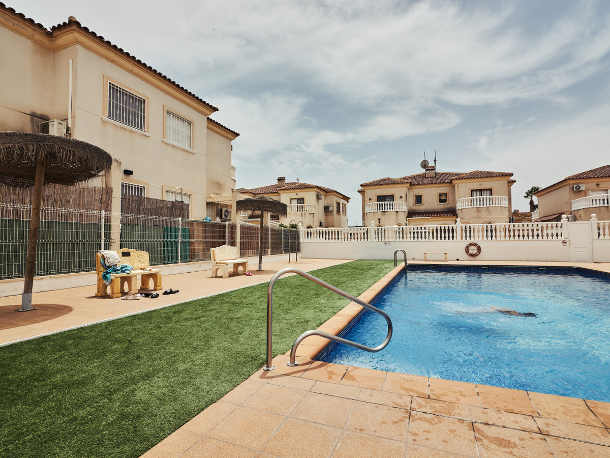 Appartement te koop in Torrevieja | 2 slaapkamers H5423875