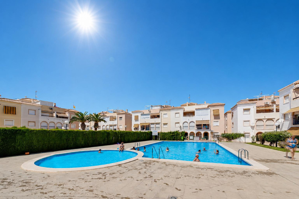 Huis te koop in Torrevieja | 2 slaapkamers H5426398