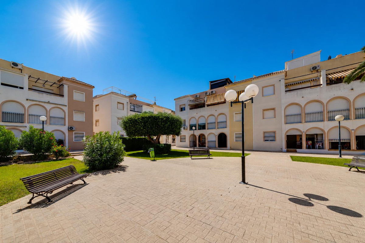 Huis te koop in Torrevieja | 2 slaapkamers H5426398