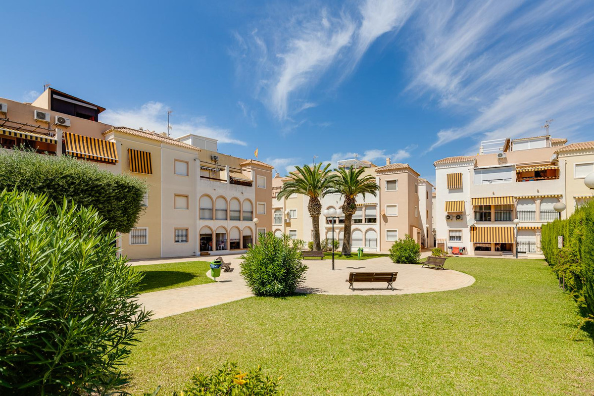 Huis te koop in Torrevieja | 2 slaapkamers H5426398