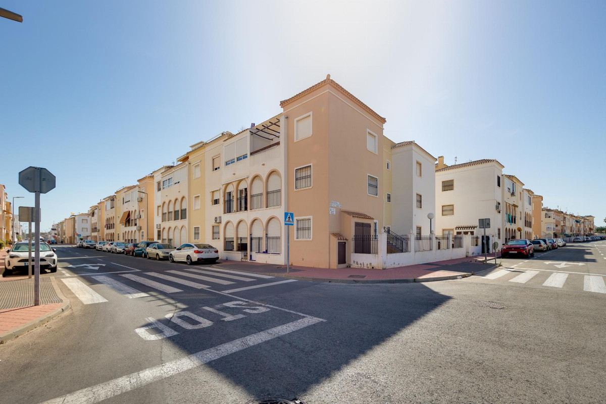 Huis te koop in Torrevieja | 2 slaapkamers H5426398