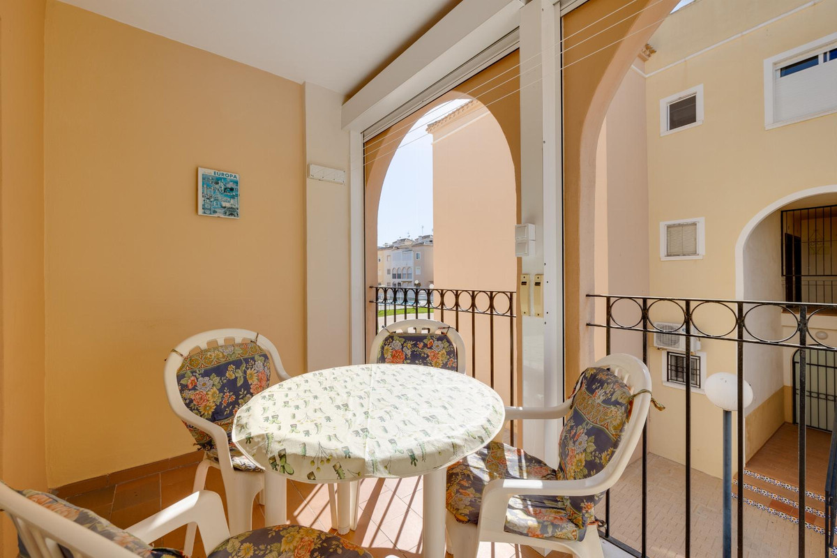 Huis te koop in Torrevieja | 2 slaapkamers H5426398