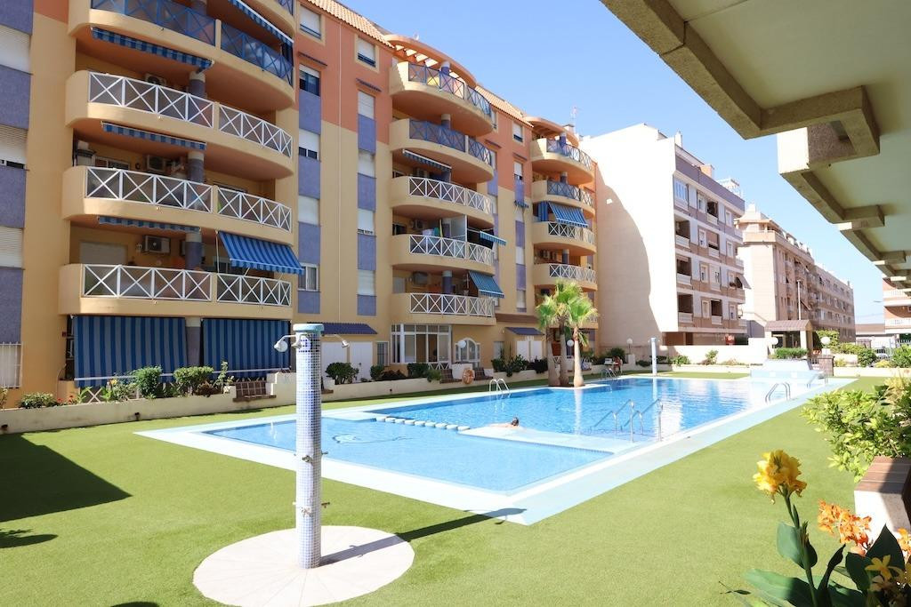 Appartement te koop in Torrevieja | 3 slaapkamers H5433406