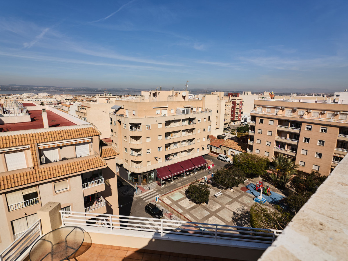 Appartement te koop in Torrevieja | 2 slaapkamers H5440183