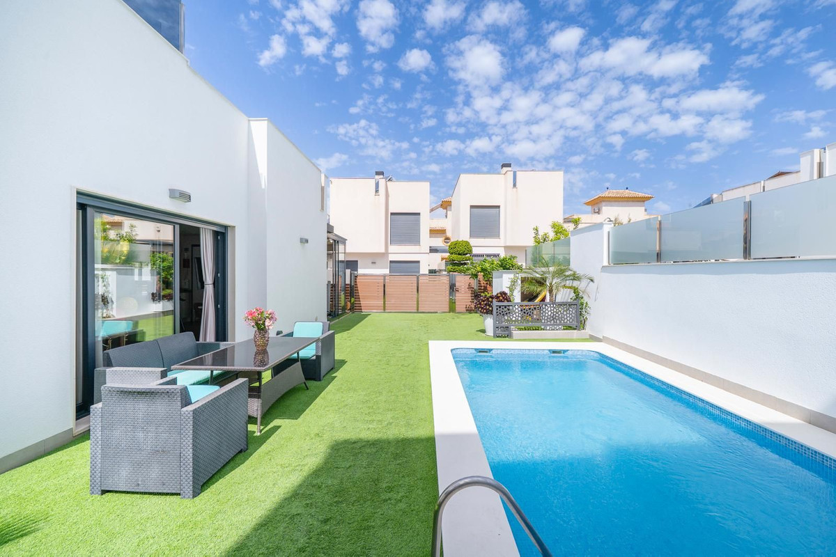 Appartement te koop in Torrevieja | 5 slaapkamers H5462224