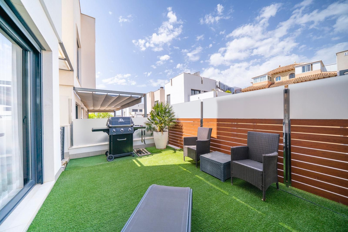 Appartement te koop in Torrevieja | 5 slaapkamers H5462224