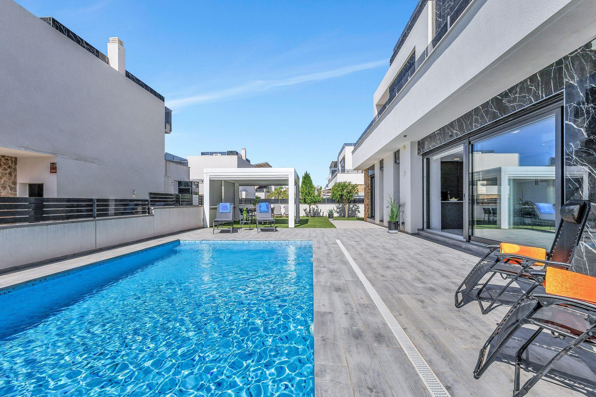 Appartement te koop in Torrevieja | 3 slaapkamers H5484790