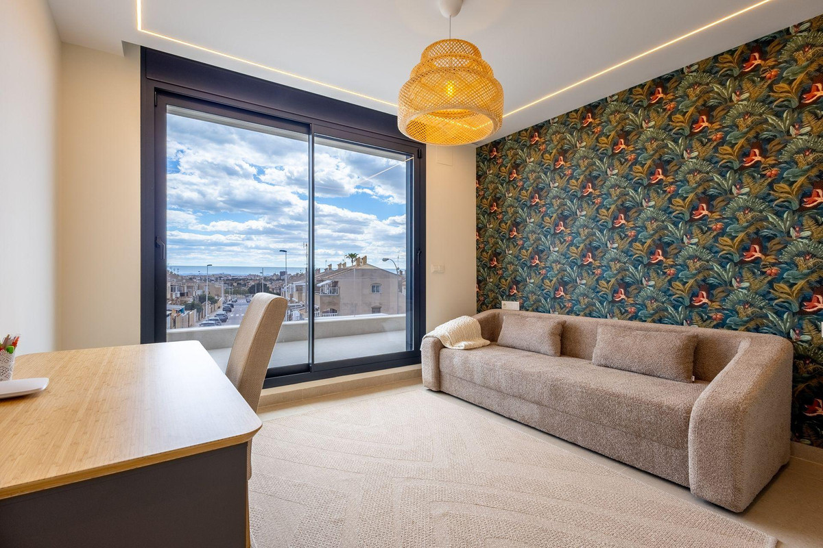 Appartement te koop in Torrevieja | 4 slaapkamers H5484799