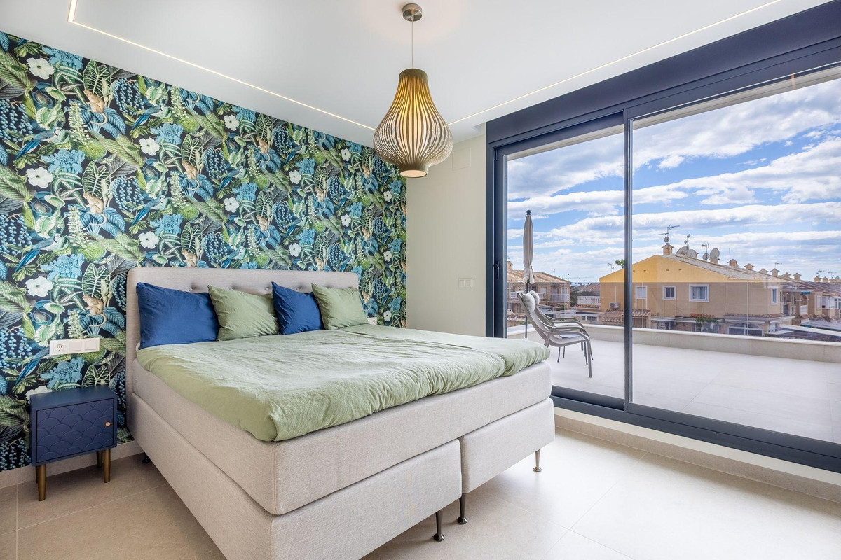Appartement te koop in Torrevieja | 4 slaapkamers H5484799