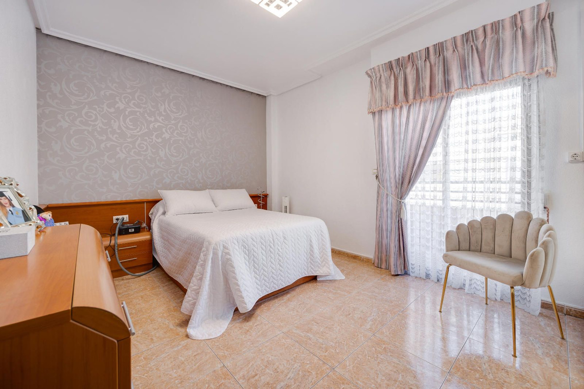 Appartement te koop in Torrevieja | 5 slaapkamers H5495131