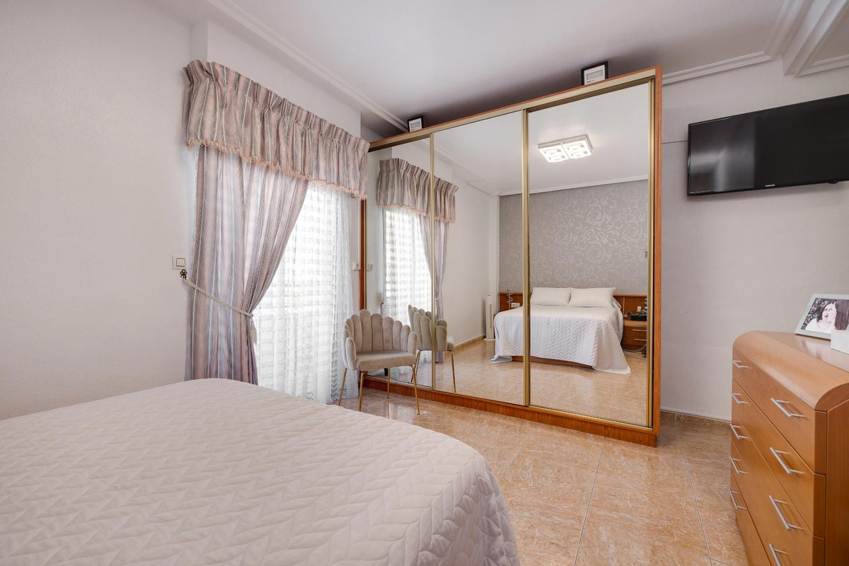 Appartement te koop in Torrevieja | 5 slaapkamers H5495131
