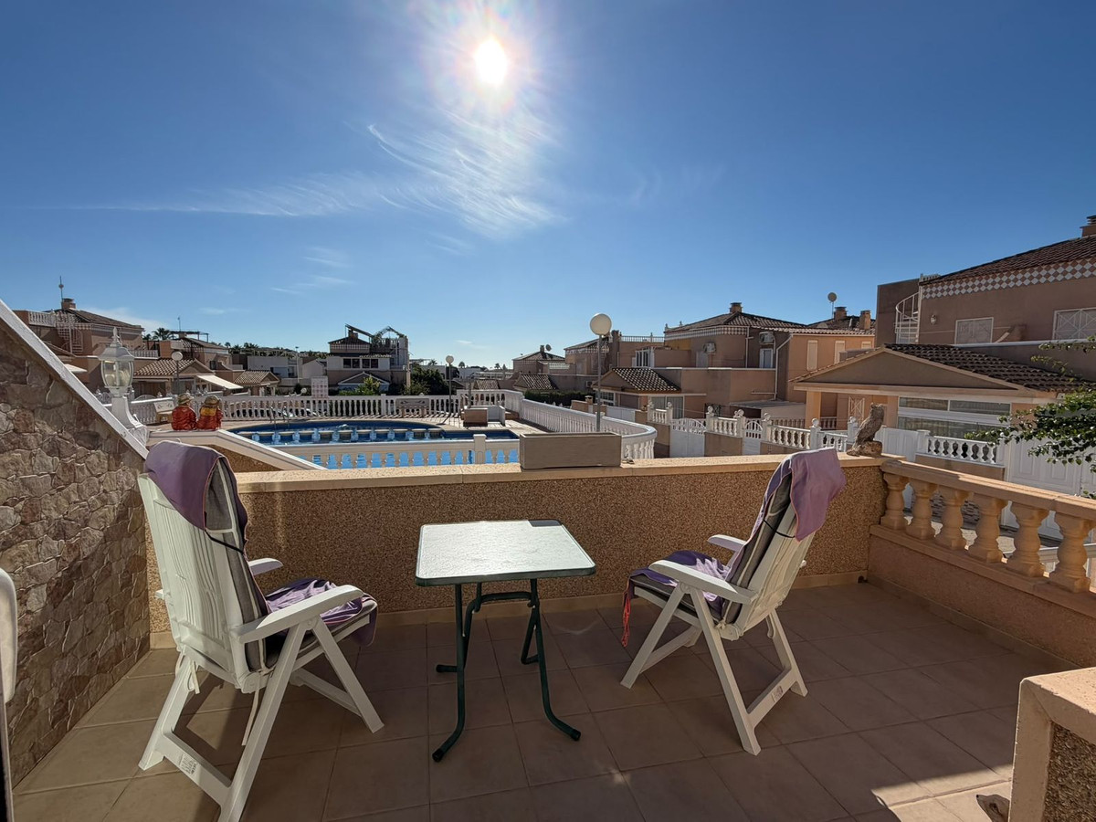 Appartement te koop in Torrevieja | 2 slaapkamers H5509855