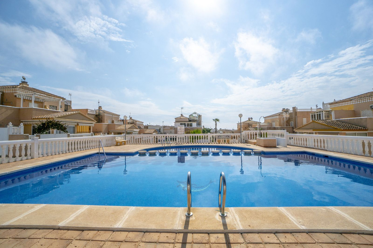 Appartement te koop in Torrevieja | 2 slaapkamers H5509855