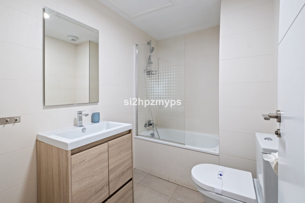 Appartement te koop in Torrox | 4 slaapkamers H5287537