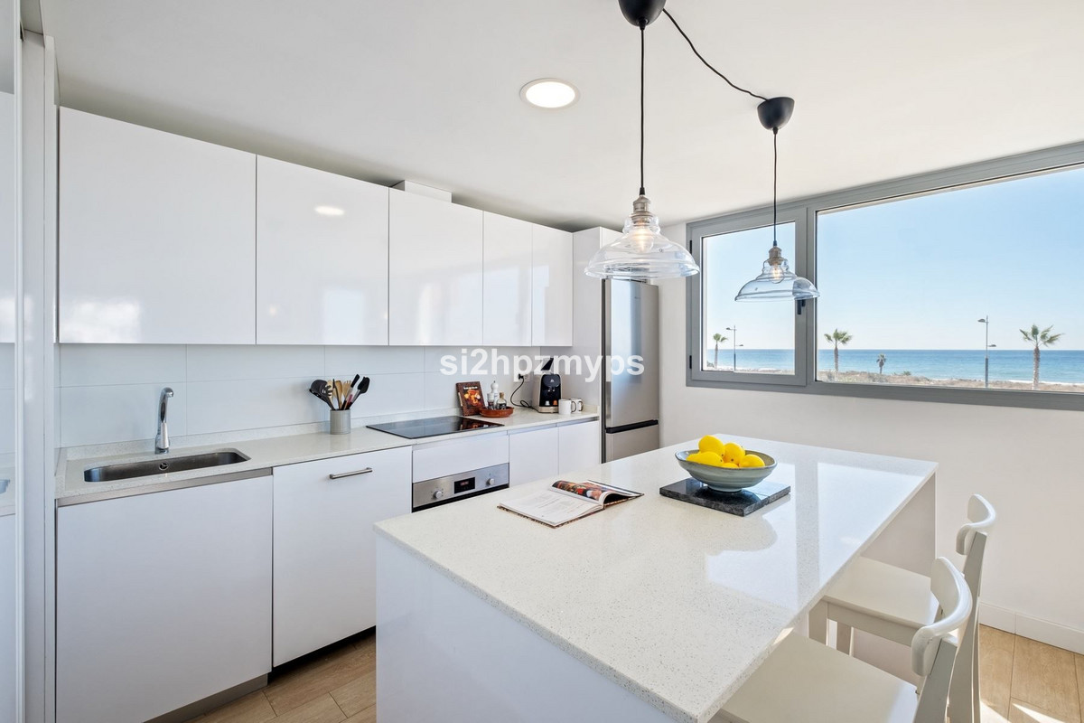 Appartement te koop in Torrox | 4 slaapkamers H5287537