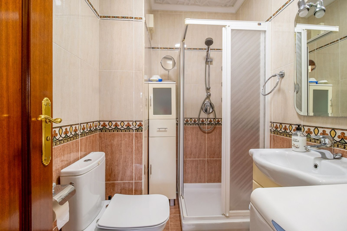 Apartment for sale in Torrox Costa | 1 bedrooms H5067043