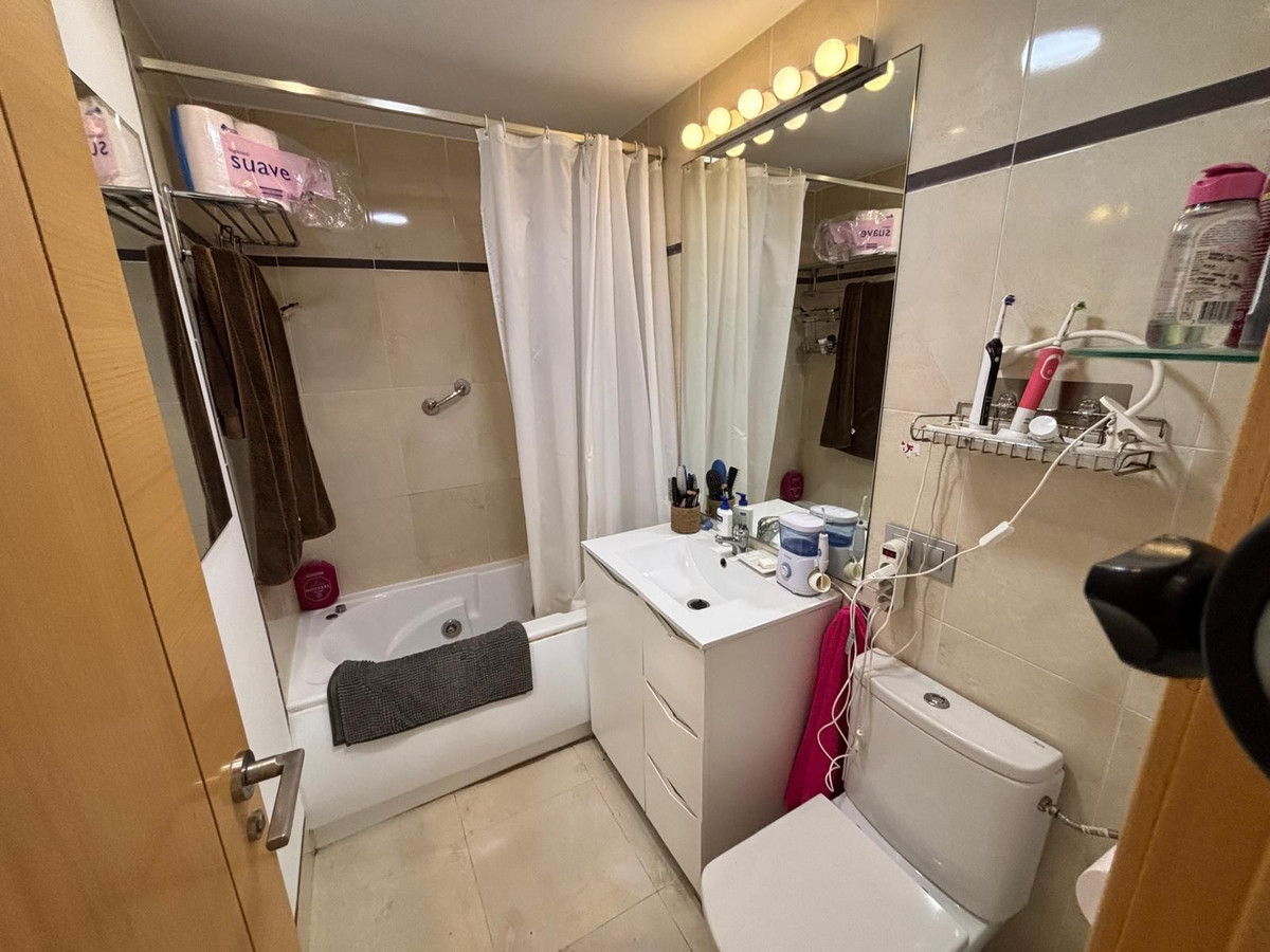 Appartement te koop in Torrox Costa | 2 slaapkamers H5085655