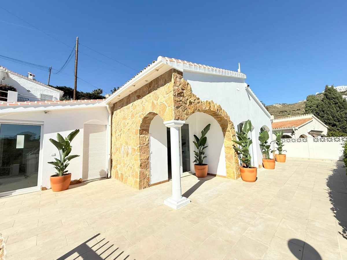 Huis te koop in Torrox Costa | 4 slaapkamers H5117845