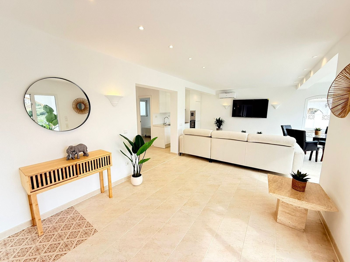 Huis te koop in Torrox Costa | 4 slaapkamers H5117845