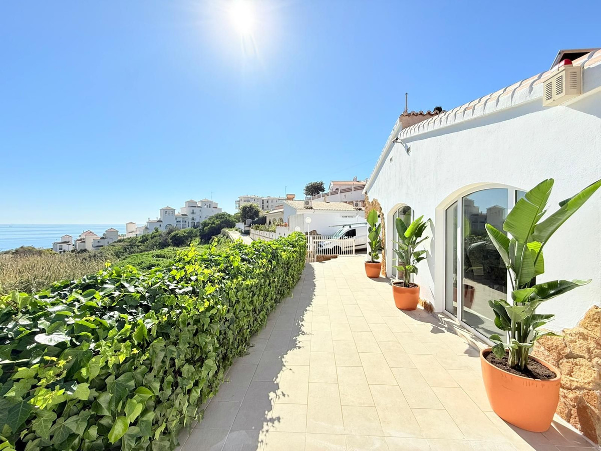 Huis te koop in Torrox Costa | 4 slaapkamers H5117845