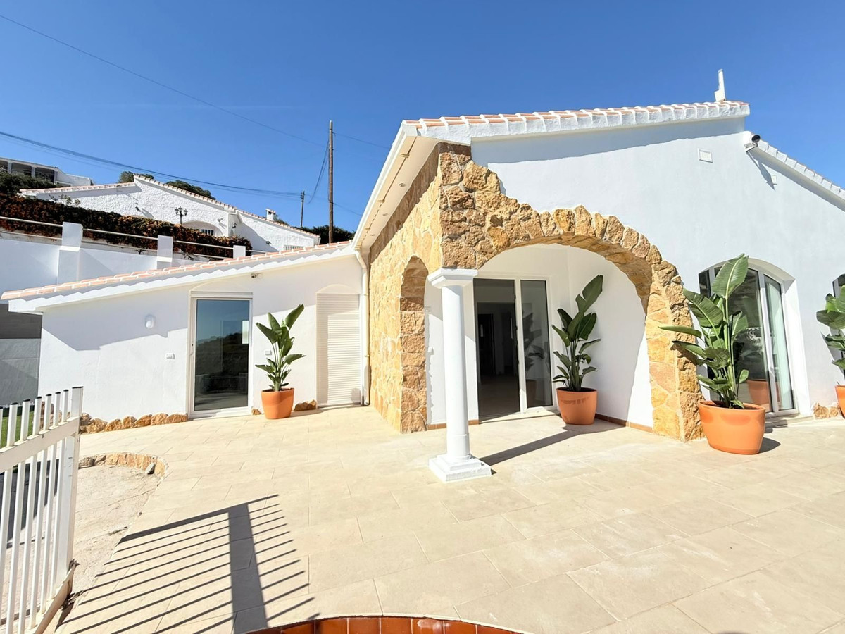 Huis te koop in Torrox Costa | 4 slaapkamers H5117845
