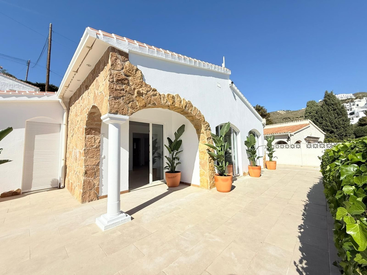 Huis te koop in Torrox Costa | 4 slaapkamers H5117845