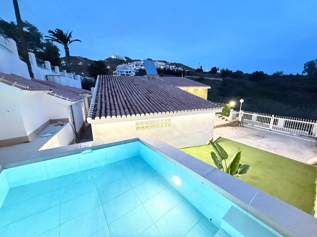 Huis te koop in Torrox Costa | 4 slaapkamers H5117845