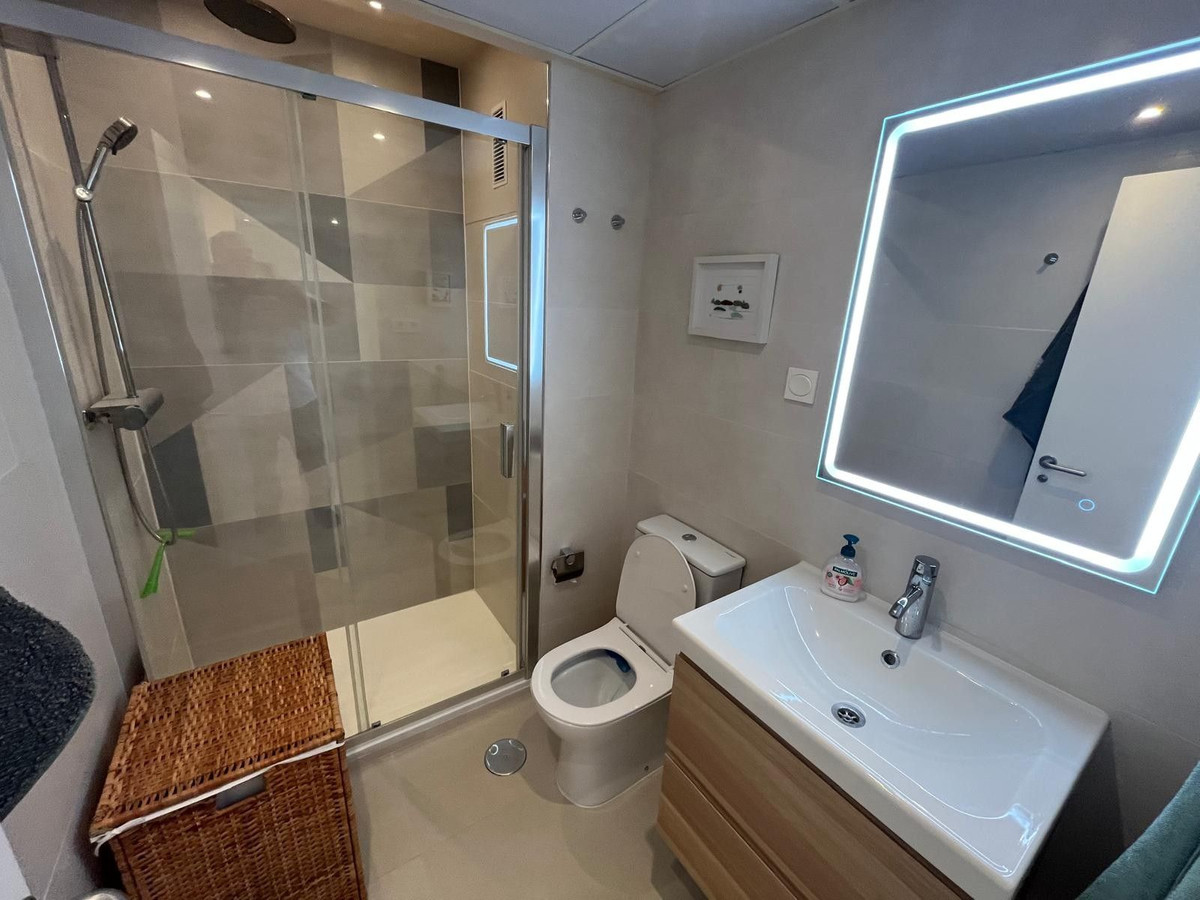 Appartement te koop in Torrox Costa | 2 slaapkamers H5316985