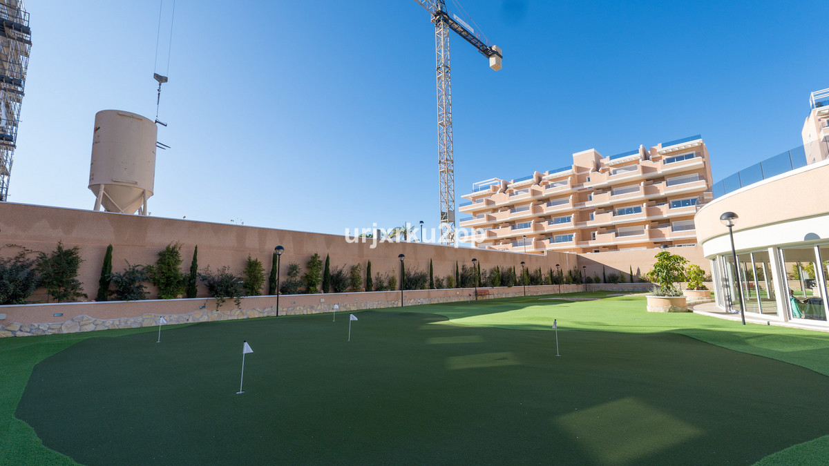 Appartement te koop in Urbanización El Raso | 3 slaapkamers H5284159