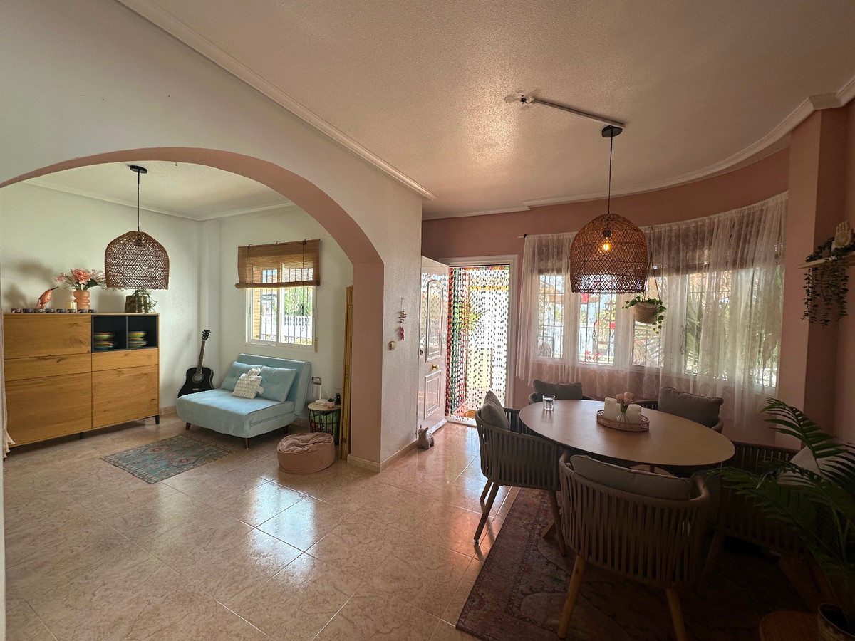 Huis te koop in Urbanización El Raso | 3 slaapkamers H5327860