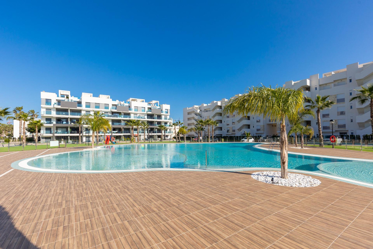 Appartement te koop in Urbanización El Raso | 2 slaapkamers H5342863