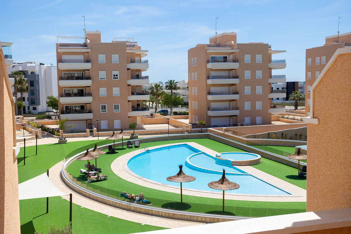 Appartement te koop in Urbanización El Raso | 3 slaapkamers H5393560