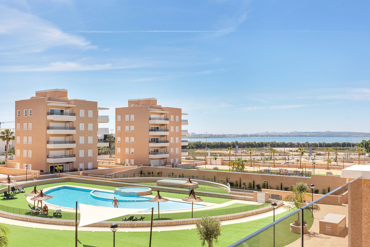 Appartement te koop in Urbanización El Raso | 3 slaapkamers H5393560