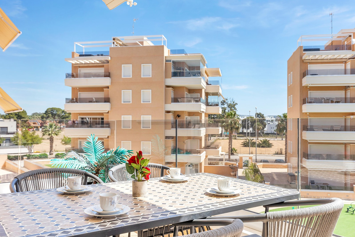 Appartement te koop in Urbanización El Raso | 3 slaapkamers H5393560