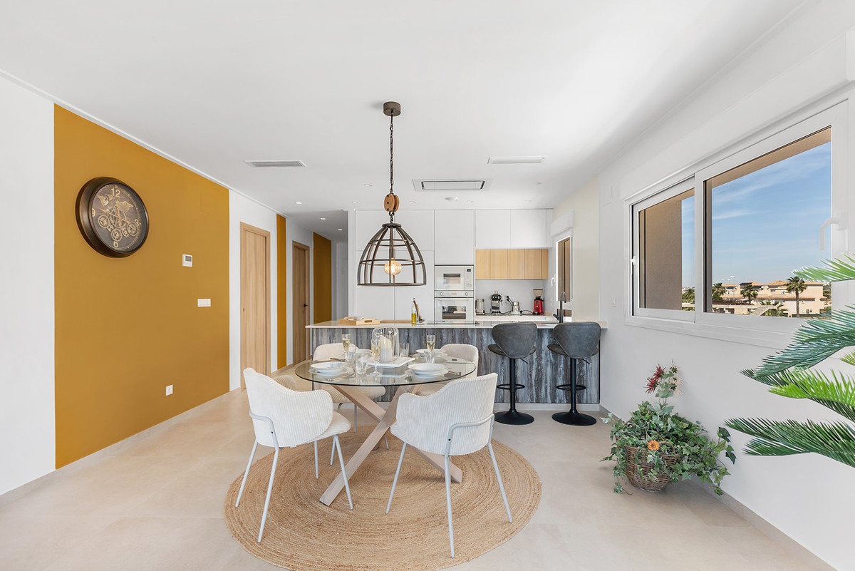 Appartement te koop in Urbanización El Raso | 3 slaapkamers H5393560