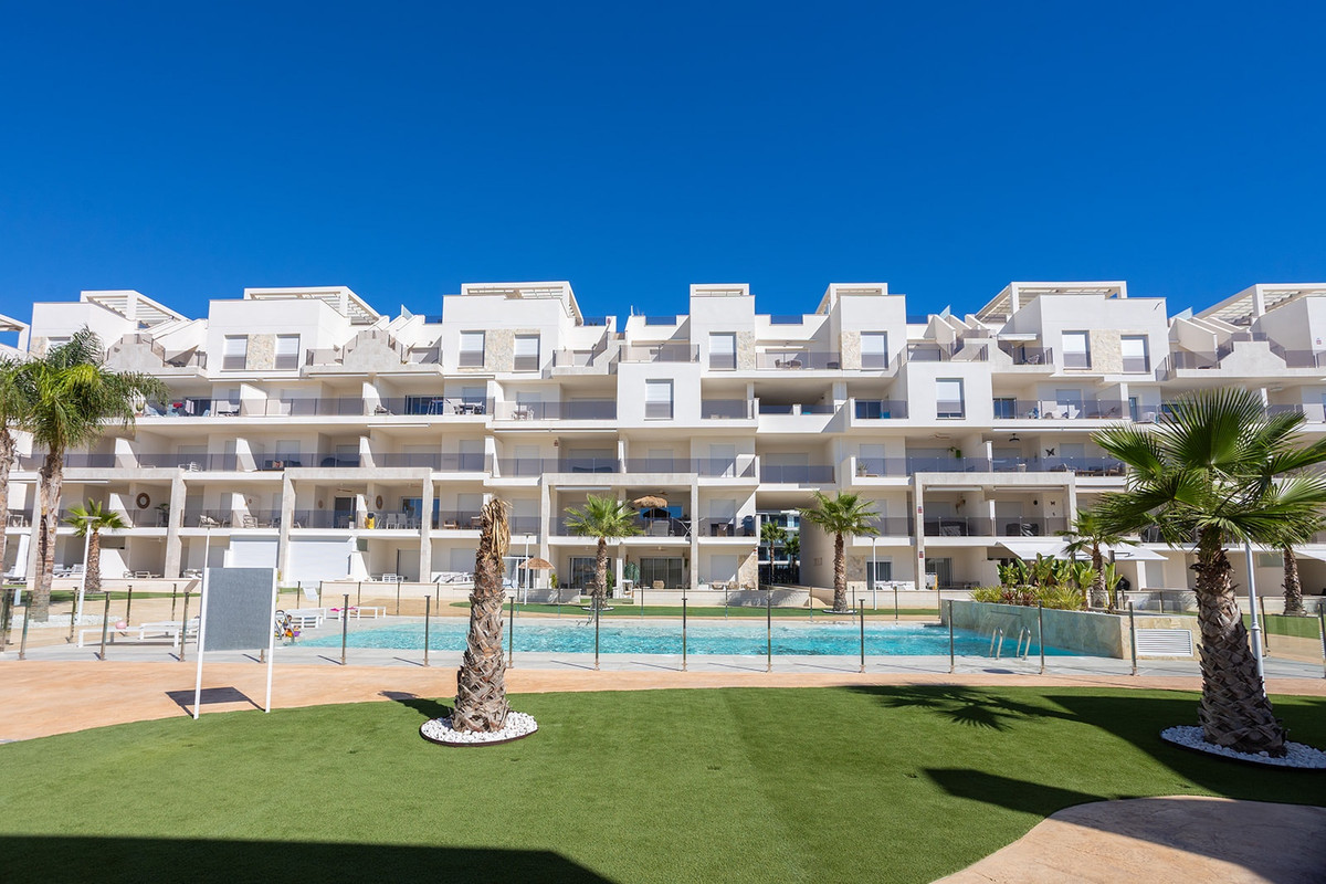 Appartement te koop in Urbanización El Raso | 2 slaapkamers H5492719