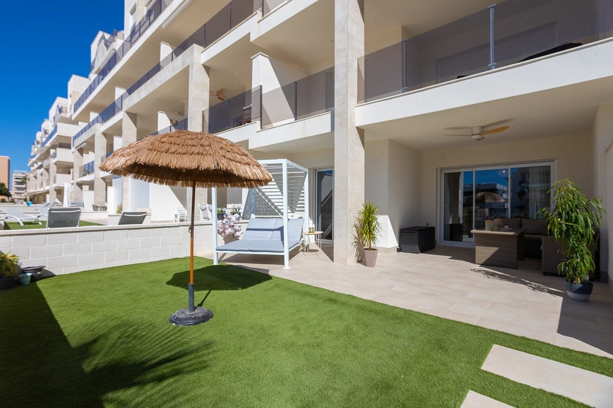 Appartement te koop in Urbanización El Raso | 2 slaapkamers H5492719