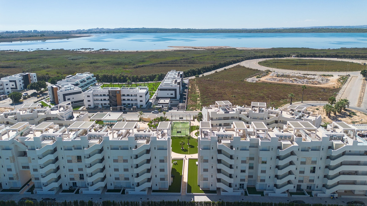 Appartement te koop in Urbanización El Raso | 2 slaapkamers H5492719