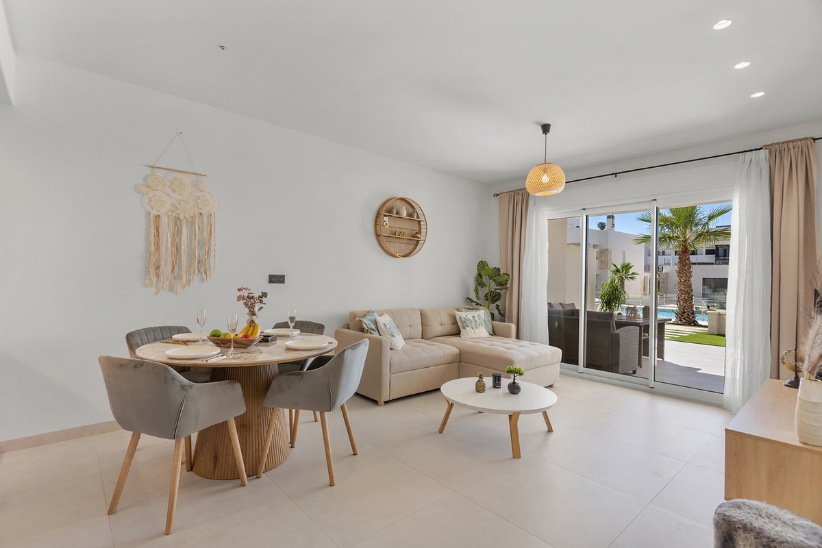 Appartement te koop in Urbanización El Raso | 2 slaapkamers H5492719