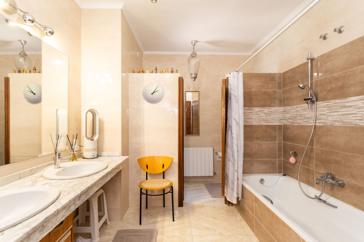 Huis te koop in Villamartin | 4 slaapkamers H5384326