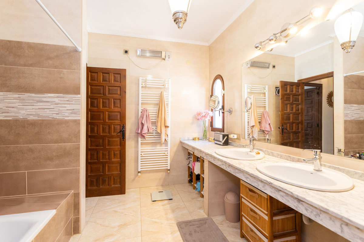 Huis te koop in Villamartin | 4 slaapkamers H5384326