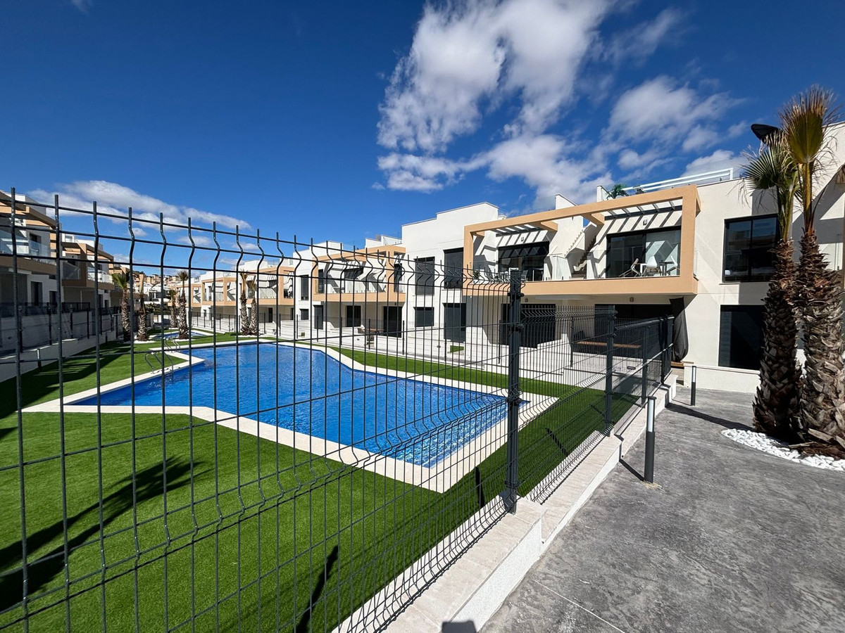 Penthouse te koop in Villamartin | 2 slaapkamers H5420086