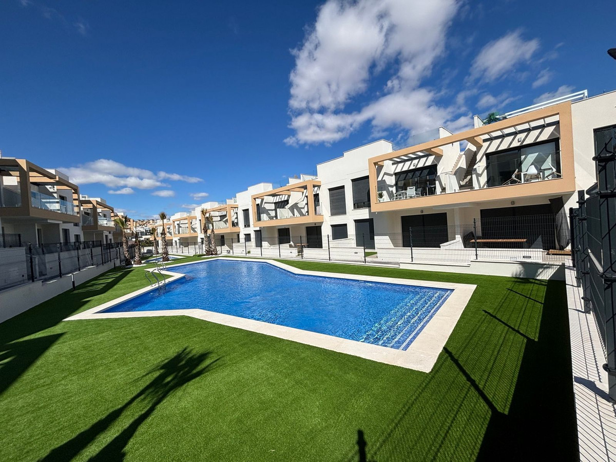 Penthouse te koop in Villamartin | 2 slaapkamers H5420086