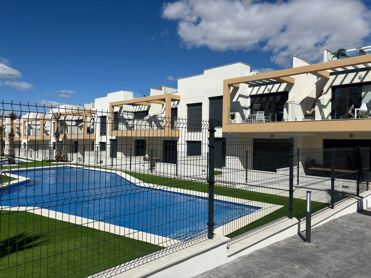 Penthouse te koop in Villamartin | 2 slaapkamers H5420086