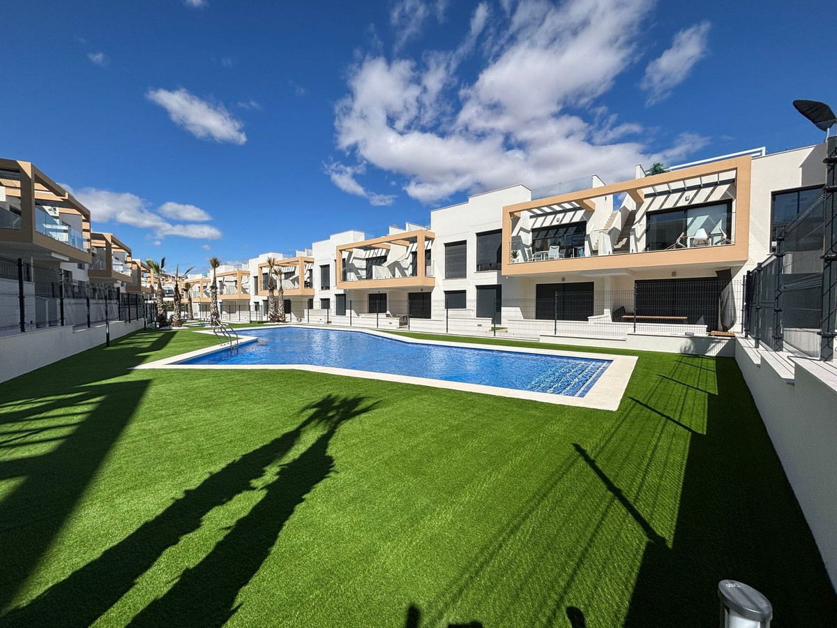 Penthouse te koop in Villamartin | 2 slaapkamers H5420086