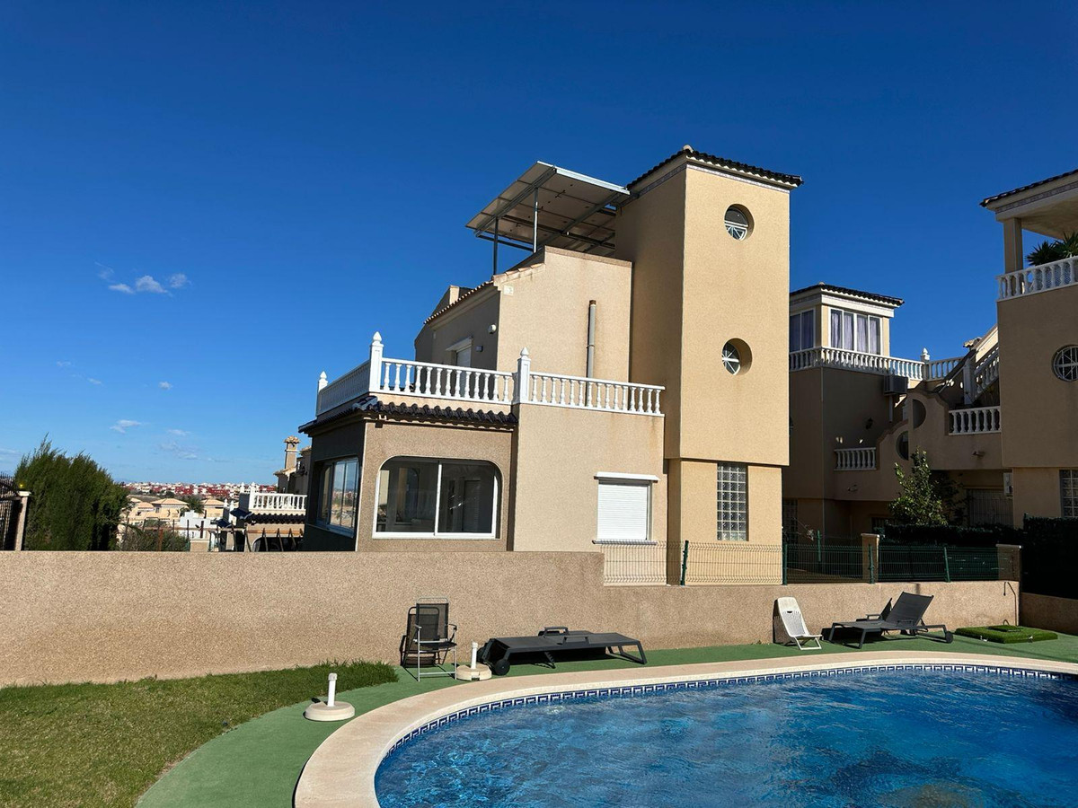 Appartement te koop in Villamartin | 4 slaapkamers H5424121